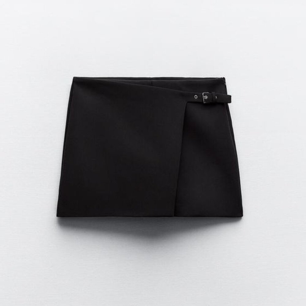 NWT Black Buckle Zara Asymmetric Skort